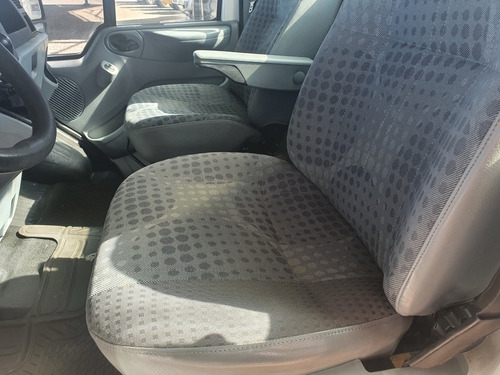 Imagen 10 de 13 de Ford Transit Chasis Diesel 2011