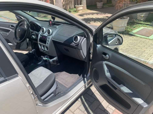 Ford Fiesta Sedan 1.6 Rocam Se Flex 4p 2014