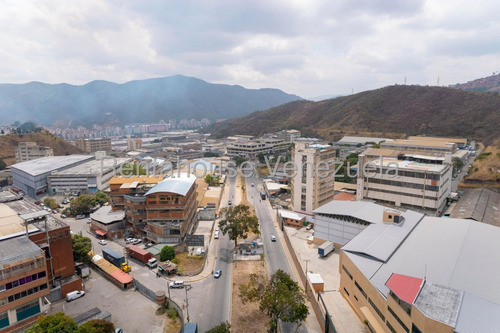 Atención Inversionistas, En La Yaguara Se Vende Excelente Edificio Tipo Galpón Industrial -af