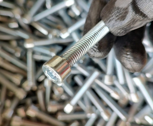 Tornillo Allen Cilíndrico Galvanizado M8 - 45mm (100 Piezas)