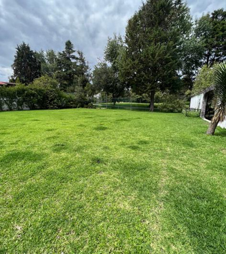 Venta De Lote De Terreno En Residencial Club De Golf San Carlos Metepec
