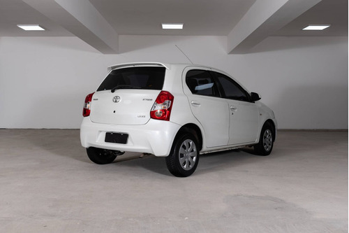 Imagen 6 de 18 de Toyota 2015 Etios 1.5 5 Ptas Xs