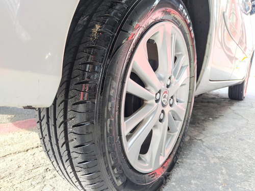 Imagem 13 de 14 de Yaris Xl 1.3 Flex 16v 5p Aut.