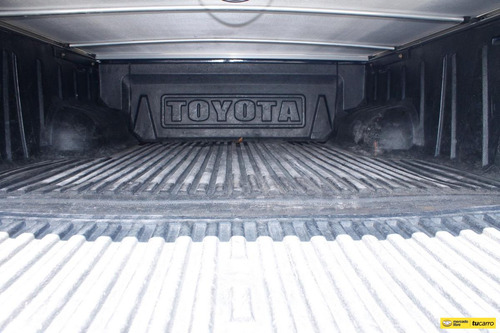 Imagen 16 de 25 de Toyota Hilux Doble Cabina