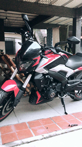 Bajaj Dominar