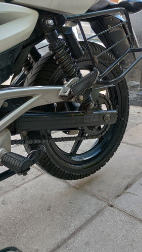 Imagen 7 de 18 de Bajaj Rowser 220 F 2015 Unica Mano Titular 25.000 Km Vtv