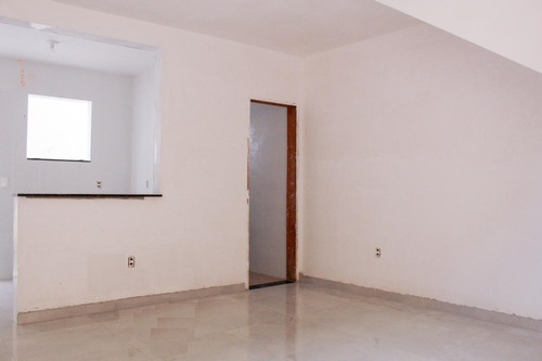 Imagem 7 de 11 de Casa Geminada Duplex, Independente, 02 Quartos, No Centro De Ibirité Mg. Novinha!!! - Oci0085 - 68439012