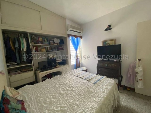 Naudy Escalona & Maribel Morillo Asesores Inmobiliarios De Rentahouse Venden Fabulosa Casa En Excelente Zona De Cabudare
