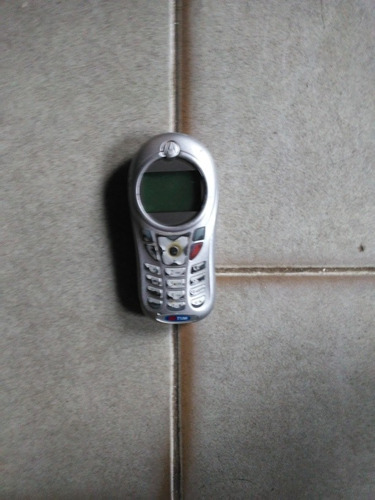 Celular Motorola Antiguo De Colección (no Funciona)bateria A