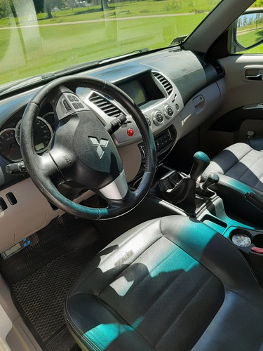 Mitsubishi L200 3.2 Cab Doble 4wd Cr 170cv Mt 2016