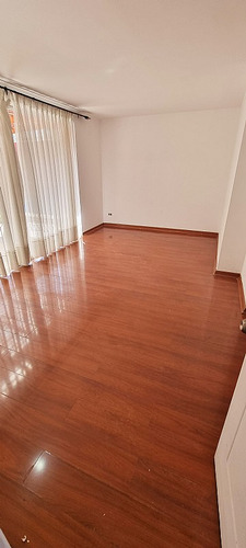 Excelente Casa 3d/2b Con Piscina Y 2 Estacionamientos