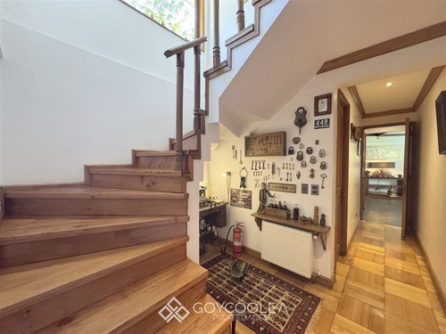 Casa En Arriendo De 5 Dorm. En Las Condes
