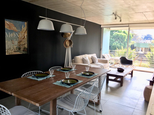 Imagen 2 de 10 de Apartamento En Venta De 2 Dormitorios C/ Cochera En Playa Mansa