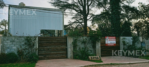 Quinta Con 2 Casas, Piscina, Y Galpón Amplio