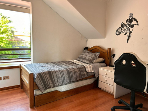 Linda Casa En Barrio Tranquilo Y Seguro