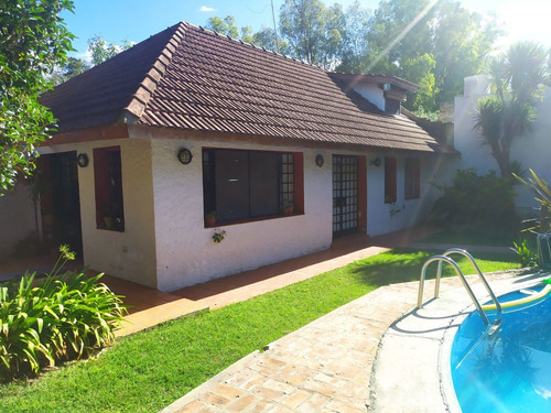 Imagen 2 de 21 de Casa En Venta C/ Cochera En Gonnet A 400mtrs De Cno, Gral. Belgrano