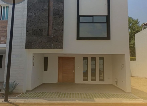 Casa En Venta Con 3 Habitaciones En Residencial Lucendi Puebla