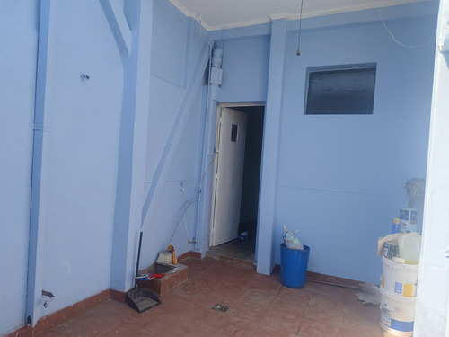 En Pleno Barrio Italia , Vivir Arriba Y Emprender Abajo