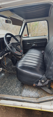 Ford F-100 4.2 V8