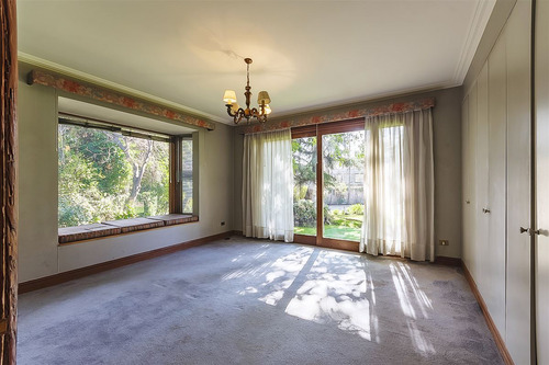 Casa En Venta De 5 Dorm. En Las Condes