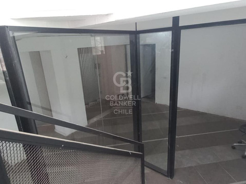 Local Comercial Estratégico Frente Al Metro Santiago