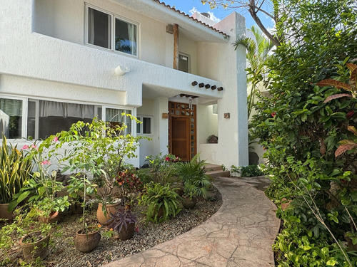Casa En Venta En Residencial Campestre Cancun