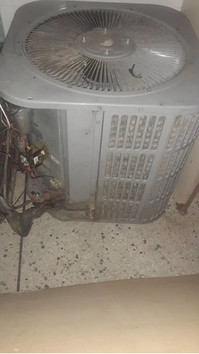 Aire Acondicionado De Piso De 36.000 Btu. Usado Frigidaire.