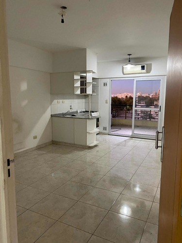 Imagen 1 de 11 de Monoambiente En Villa Luro 5 Años De Antigüedad Con Baulera