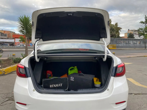 Mazda 2 Sedan 1.5 Touring Sedan