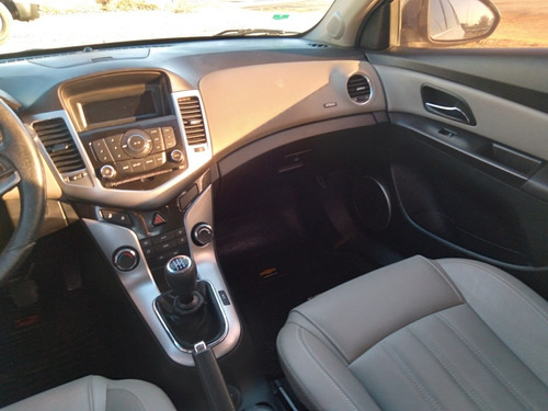 Imagen 11 de 12 de Chevrolet Cruze 2011 2.0 Vcdi Sedan Ltz Mt