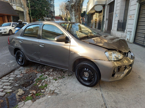 Imagen 9 de 11 de Toyota Etios Xs 1.5 Sedan