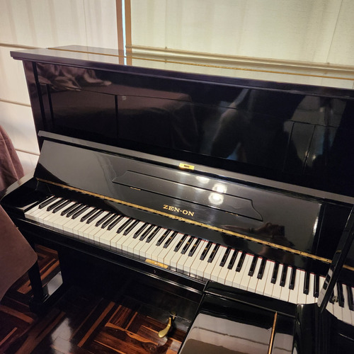 Piano Acústico Vertical Japonés Zen-on Modelo Z280
