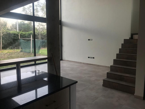 Imagen 7 de 13 de Casa De 4 Ambientes En Barrio Privado