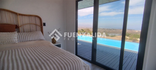 Casa Moderna. Rocas Del Mar Los Molles 3d 2b 5804 M2