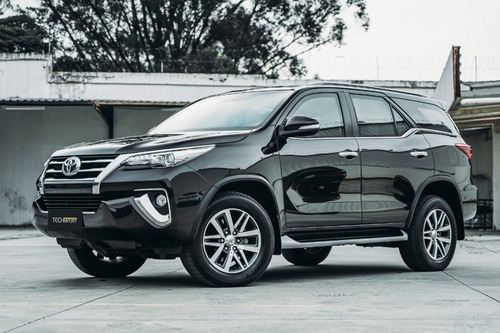 Imagem 1 de 7 de Toyota Hilux Sw4 2.8 Srx Diesel 7 Lugares - 2017