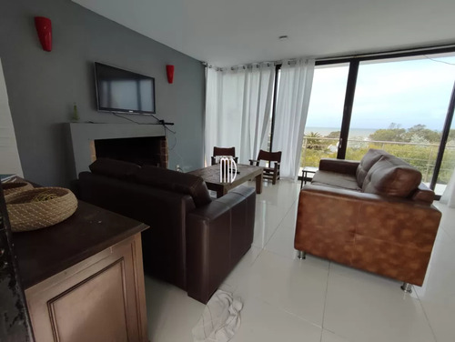 Hermosa Casa En Punta Piedras, Con Vista Al Mar.ref: 5581