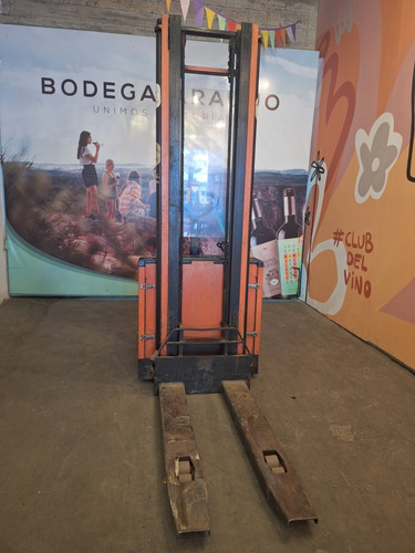 Autoelevador Eléctrico, 1500kg Con Batería Y Ruedas Nuevas!