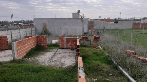 Lote Con Mejoras A La Venta En Maximo Paz Moradas De Maximo.