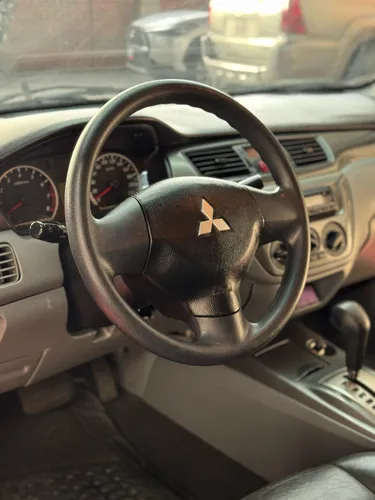Mitsubishi Lancer Glx 2012