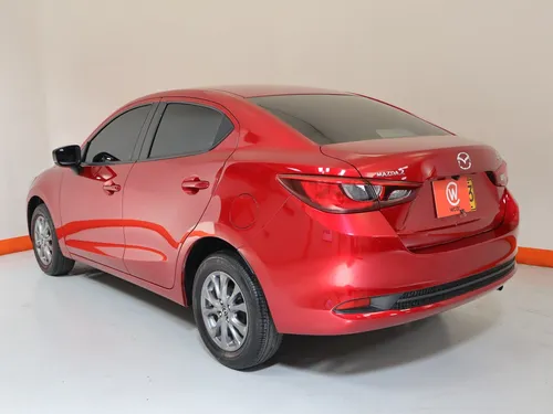 Mazda 2 Touring Sdn 1.5 At