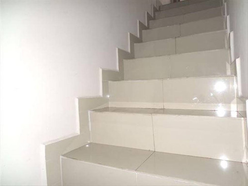 Imagem 28 de 30 de Triplex Sobrado Novo Com 02 Dormitórios 01 Suíte 02 Banheiros Condomínio Fechado Na Vila S. Jorge São Em Vicente Imóvel Este Bem Grande Com 110 M2 Util É Bem Arejado Iluminado Com Churrasqueira Próxi