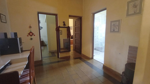 Venta Hermoso Chalet Serrano En Villa De Las Rosas, Excelente Ubicación