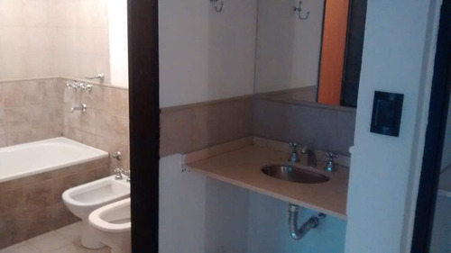 Imagen 3 de 5 de Departamento En Venta Apto Credito De 1 Dormitorio En B° Cofico