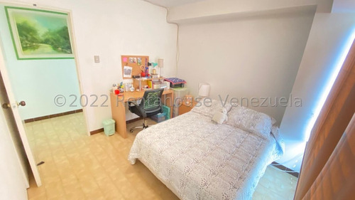 Imagen 12 de 13 de Apartamento Venta El Cigarral Mls #22-22260 Apartamento Totalmente Remodelado, Piscina, Cancha Deportiva, 2 Puestos De Estacionamiento Techados