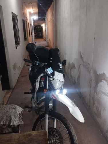 Moto Zanella Zt Con Dos Cascos Baul, Vtv Hecha..