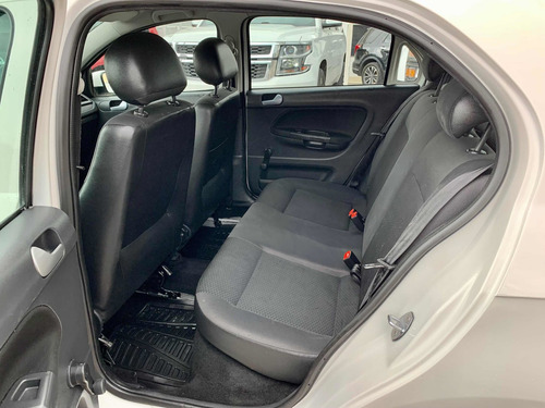Imagen 6 de 15 de Volkswagen Gol 2018 1.6 Trendline Mt 5 P