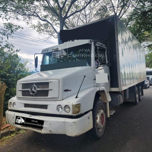 Mercedes Benz L1620 Ano 2009 6x2 C/ Baú