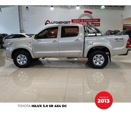Imagen 5 de 14 de Toyota Hilux Sr 4x4 Mt