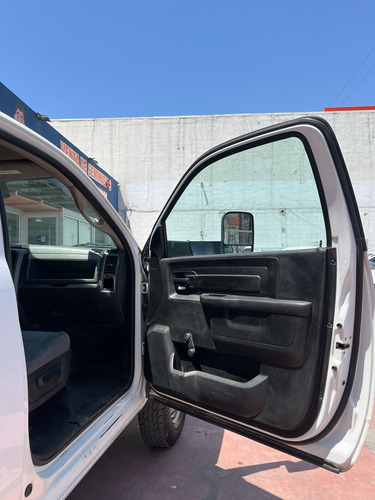 RAM 4000 5.7 Chasis Cabina Pl 4x2 Mt