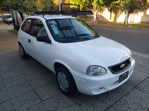 Imagen 4 de 17 de Chevrolet Corsa 2010 1.4 Cargo